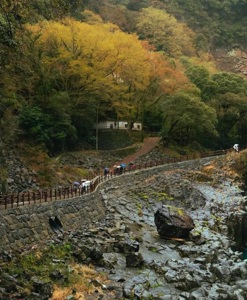 takachiho gorge hike trail