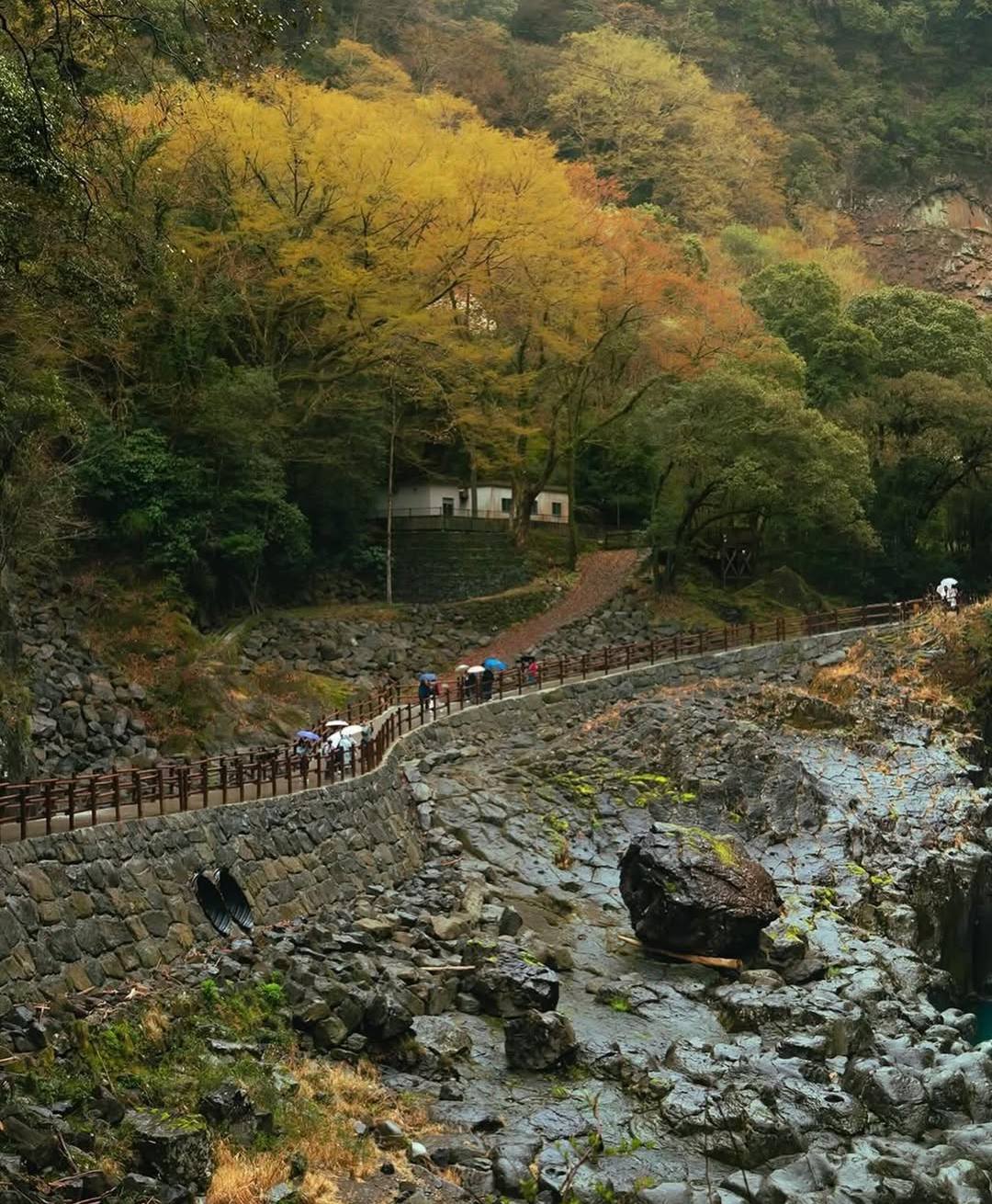 takachiho gorge hike trail