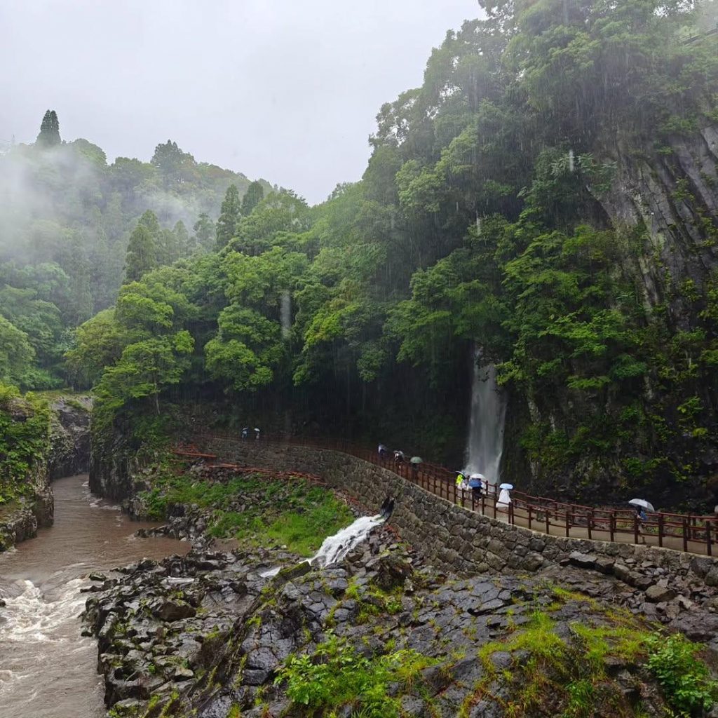 takachiho gorge spring