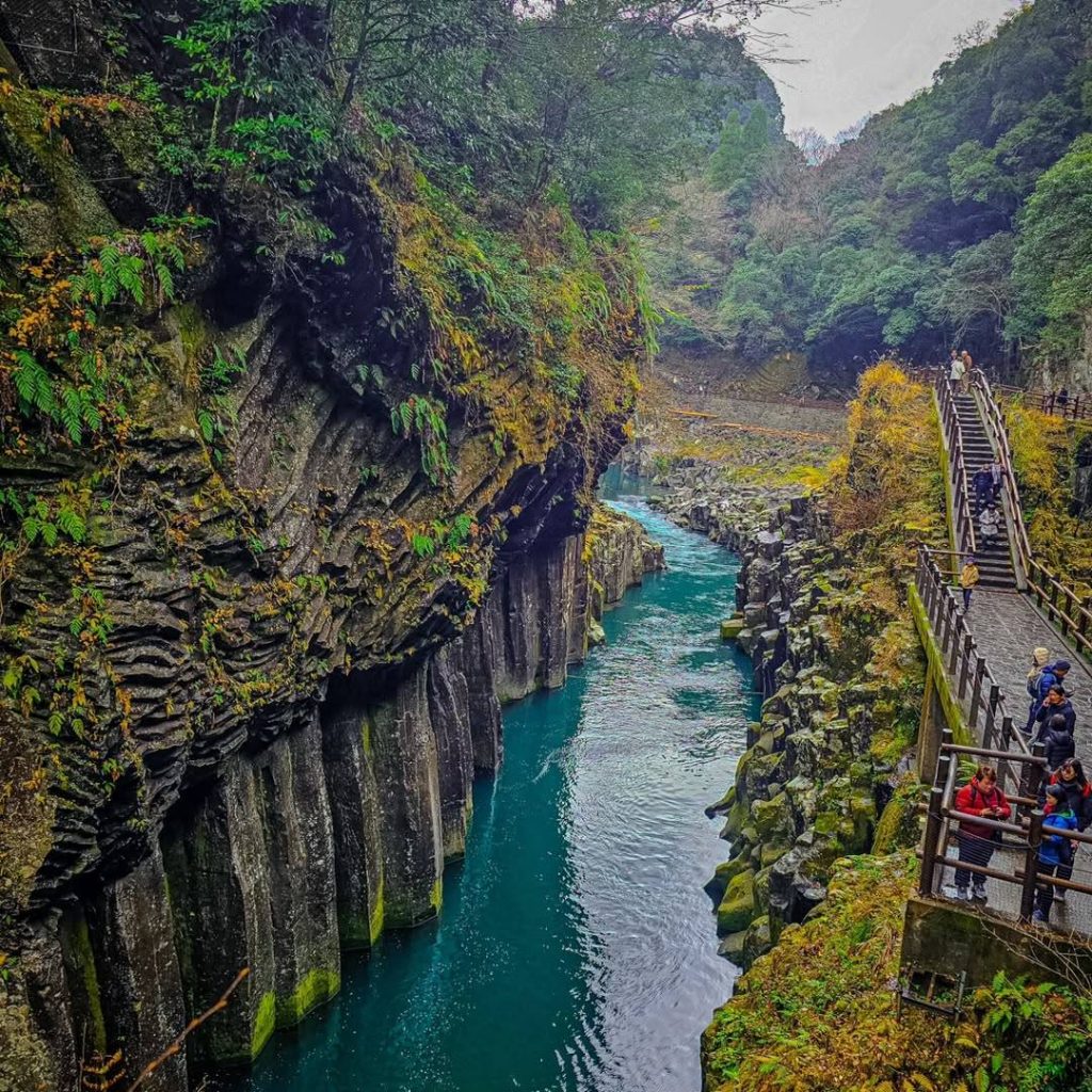 takachiho gorge spring